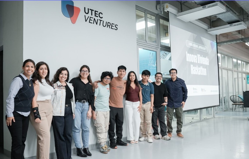 Equipo de PredIA en la Innova Vivienda Hackathon 2026